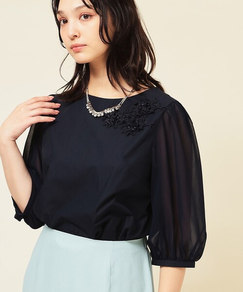 Sunauna（スーナウーナ）の「【フラワーモチーフ付き／袖シフォン】肘下丈ブラウス（シャツ/ブラウス・レディース・ネイビー/ボルドー・38/40）」の14枚目の写真