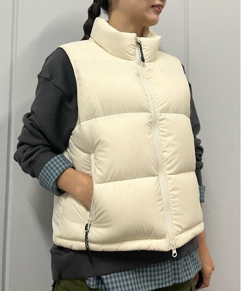 TAION(タイオン)の「◆【TAION コラボ】ボリュームスタンドダウンベスト(ダウンベスト・レディース・カーキ/ホワイト系その他/グレー系その他・MEDIUM)」の14枚目の写真