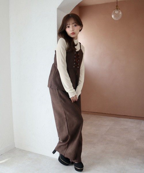 CECIL McBEE（セシルマクビー）の「スエードポンチフロント編み上げキャミセットアップ（ワンピース・レディース・ブラウン/モカ/ブラック・LARGE/MEDIUM）」の3枚目の写真