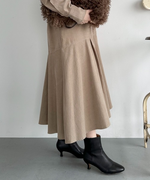 Doux archives（ドゥアルシーヴ）の「コーデュロイカラーレスワンピース（ワンピース・レディース・チャコールグレー/ブラウン/ベージュ・FREE）」の5枚目の写真