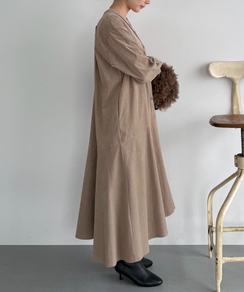 Doux archives（ドゥアルシーヴ）の「コーデュロイカラーレスワンピース（ワンピース・レディース・チャコールグレー/ブラウン/ベージュ・FREE）」の13枚目の写真