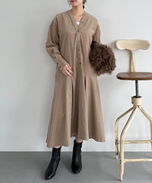 Doux archives（ドゥアルシーヴ）の「コーデュロイカラーレスワンピース（ワンピース・レディース・チャコールグレー/ブラウン/ベージュ・FREE）」の12枚目の写真