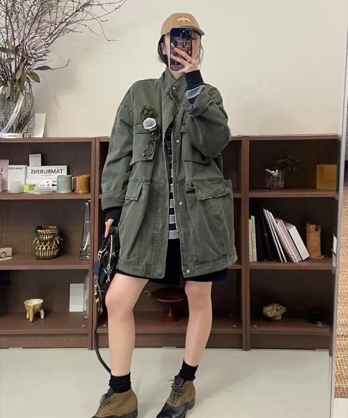 DEVICE（デバイス）の「オーバーサイズ デニム カラー ミリタリー ジャケット ブルゾン（デニムジャケット・レディース・カーキ・FREE）」の19枚目の写真