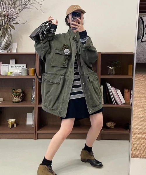 DEVICE（デバイス）の「オーバーサイズ デニム カラー ミリタリー ジャケット ブルゾン（デニムジャケット・レディース・カーキ・FREE）」の20枚目の写真