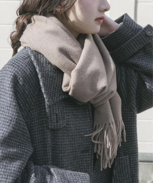 ITEMS URBANRESEARCH（アイテムズ アーバンリサーチ）の「ツイルムジストール（マフラー・レディース・ライトベージュ/ライトブルー/グレー/キャメル・-）」の4枚目の写真