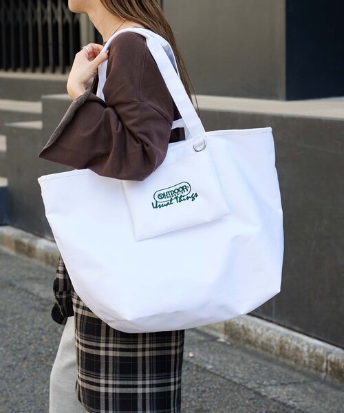 セール】USUAL THINGS TOTE LARGE ユニセックス対応（トートバッグ