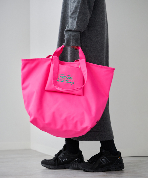 セール】USUAL THINGS TOTE LARGE ユニセックス対応（トートバッグ