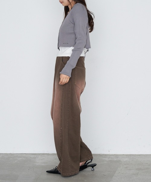 RAY CASSIN(レイカズン)の「【ウエスト調節可/2サイズ展開】スタッズ付ワイドデニム(デニムパンツ・レディース・ブラウン/ネイビー/ブルー・S/M)」の5枚目の写真