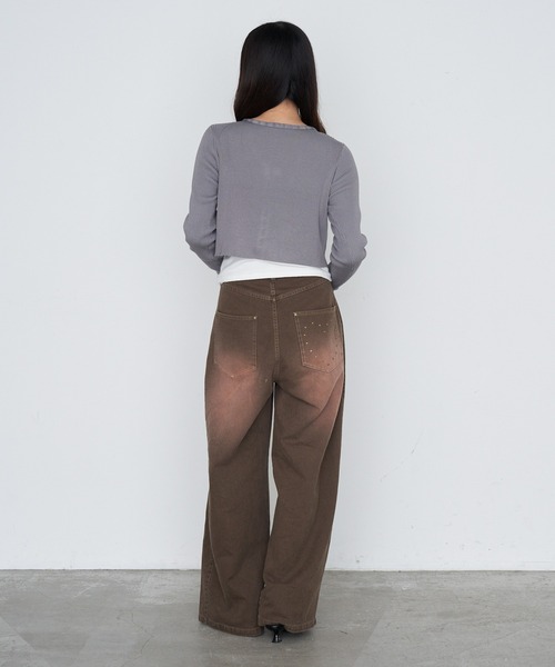 RAY CASSIN(レイカズン)の「【ウエスト調節可/2サイズ展開】スタッズ付ワイドデニム(デニムパンツ・レディース・ブラウン/ネイビー/ブルー・S/M)」の6枚目の写真