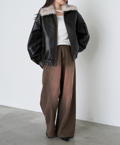 RAY CASSIN(レイカズン)の「【ウエスト調節可/2サイズ展開】スタッズ付ワイドデニム(デニムパンツ・レディース・ブラウン/ネイビー/ブルー・S/M)」の11枚目の写真