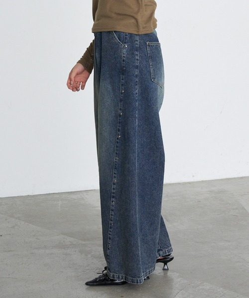 RAY CASSIN(レイカズン)の「【ウエスト調節可/2サイズ展開】スタッズ付ワイドデニム(デニムパンツ・レディース・ブラウン/ネイビー/ブルー・S/M)」の17枚目の写真