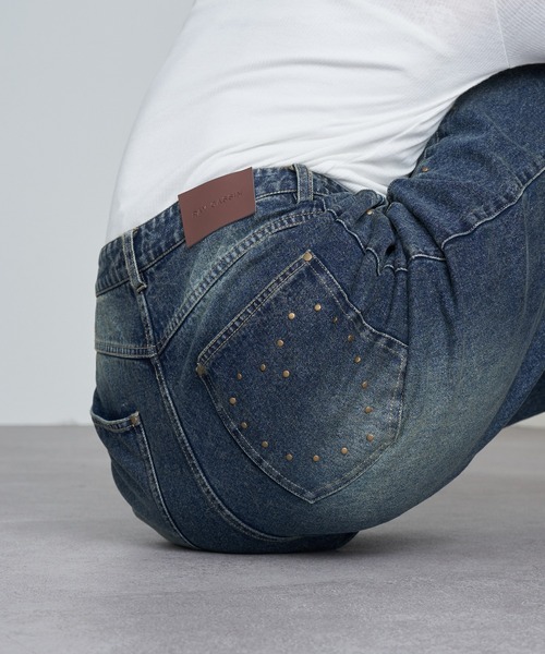 RAY CASSIN(レイカズン)の「【ウエスト調節可/2サイズ展開】スタッズ付ワイドデニム(デニムパンツ・レディース・ブラウン/ネイビー/ブルー・S/M)」の13枚目の写真