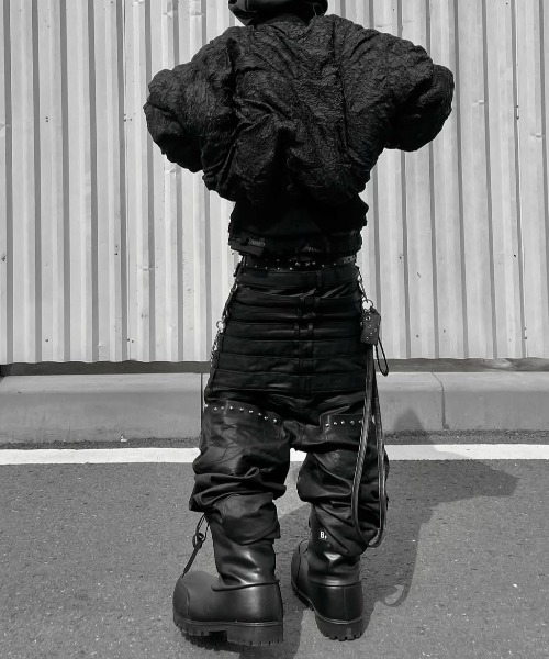 UNIZ（ユニズ）の「【UNIZ】8 Backs J-Cut Pants / 【ユニズ】ダーティーライクレイヤードバルーンデニムパンツ（デニムパンツ・メンズ・ブラック/ブルー・M/L/XL）」の6枚目の写真