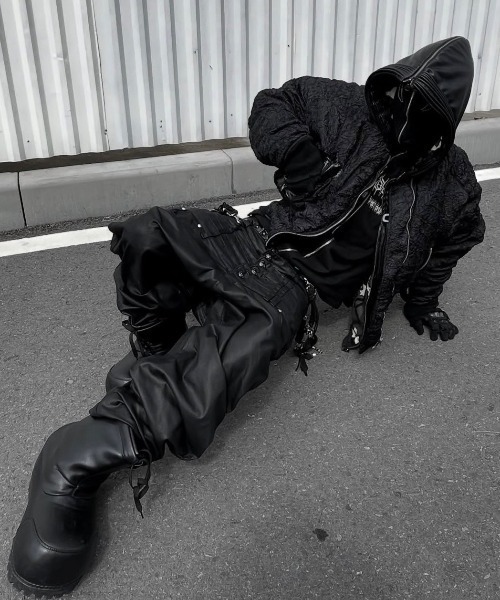 UNIZ（ユニズ）の「【UNIZ】8 Backs J-Cut Pants / 【ユニズ】ダーティーライクレイヤードバルーンデニムパンツ（デニムパンツ・メンズ・ブラック/ブルー・M/L/XL）」の7枚目の写真