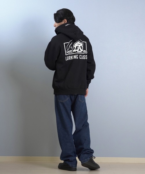 LURKING CLASS(ラーキングクラス)の「LURKING CLASS/ラーキングクラス フルジップパーカー バックプリント ST25FUM02(パーカー・メンズ・グレー/ブラック・M/XL/L)」の15枚目の写真