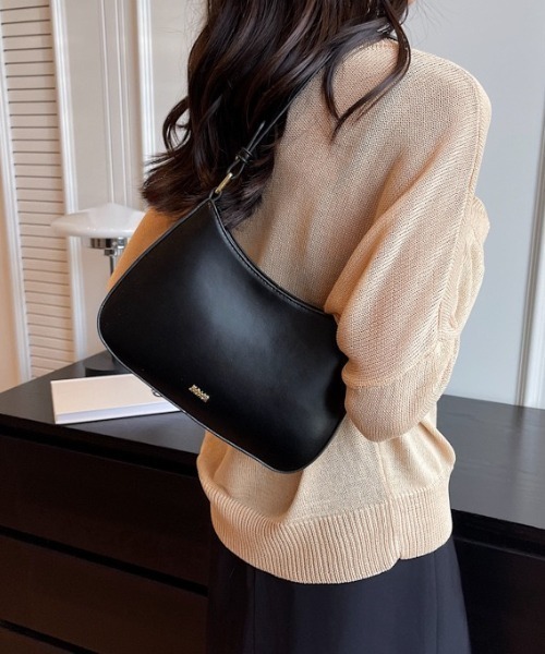 yuue' ( wear )（ユーイ）の「2WAYワンショルダーホーボーバッグ（ショルダーバッグ・レディース・ブラック/ブラウン/レッド・FREE）」の5枚目の写真