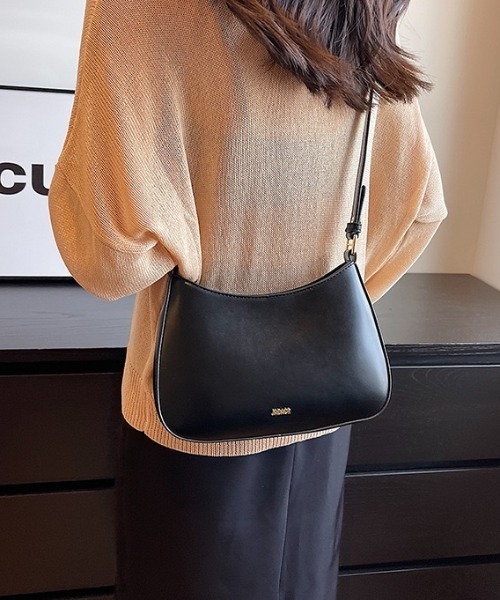 yuue' ( wear )（ユーイ）の「2WAYワンショルダーホーボーバッグ（ショルダーバッグ・レディース・ブラック/ブラウン/レッド・FREE）」の7枚目の写真