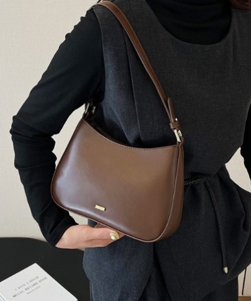 yuue' ( wear )（ユーイ）の「2WAYワンショルダーホーボーバッグ（ショルダーバッグ・レディース・ブラック/ブラウン/レッド・FREE）」の9枚目の写真