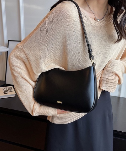 yuue' ( wear )（ユーイ）の「2WAYワンショルダーホーボーバッグ（ショルダーバッグ・レディース・ブラック/ブラウン/レッド・FREE）」の4枚目の写真