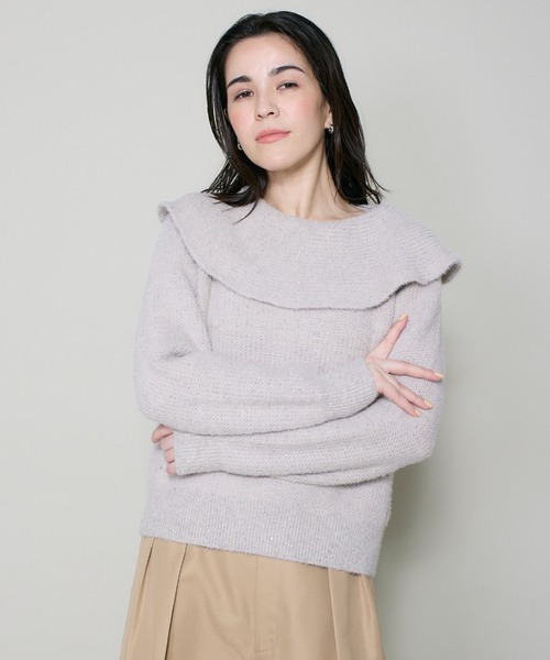 INED（イネド）の「オフショルダー風グリッターニット（ニット/セーター・レディース・サンドグレー/グレー・11号/9号）」の2枚目の写真