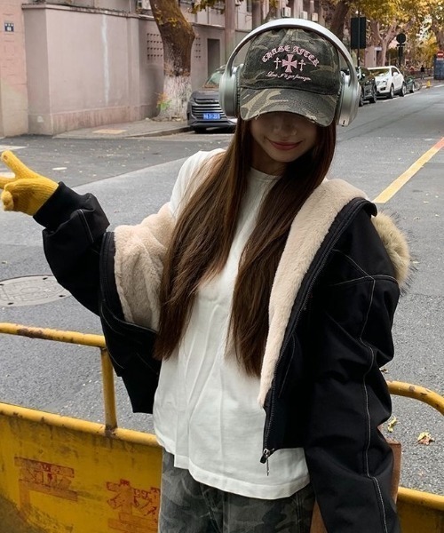 LADY LIKE(レディライク)の「新色追加 2WAYステッチ入り裏ボアファー付きブルゾン(ブルゾン・レディース・カーキ/ブラック/ブラウン/ネイビー/チャコールグレー/アイボリー・M/S)」の22枚目の写真