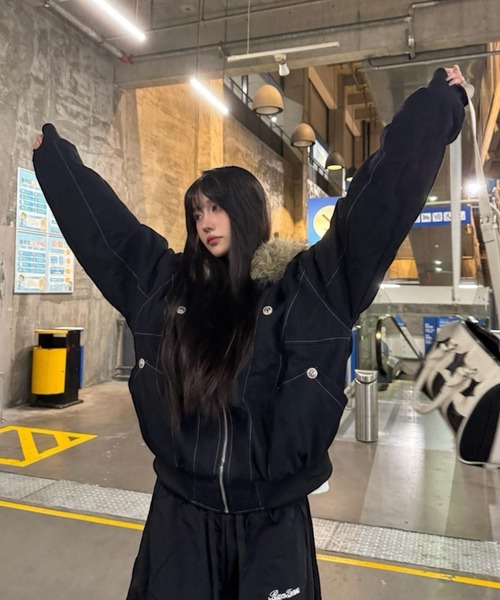 LADY LIKE(レディライク)の「新色追加 2WAYステッチ入り裏ボアファー付きブルゾン(ブルゾン・レディース・カーキ/ブラック/ブラウン/ネイビー/チャコールグレー/アイボリー・M/S)」の11枚目の写真