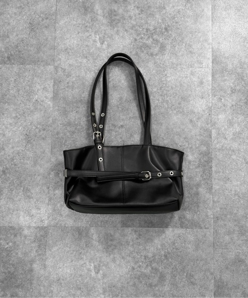 LVEU.（ラブユ.）の「【LVEU.】ベルトデザインスクエアバッグ / バッグ 鞄 BAG トート ハトメ 横長 シンプル 合成皮革 合皮 ブラック ブラウン ZOZOTOWN限定（トートバッグ・レディース・ブラック/ブラウン・FREE）」の12枚目の写真