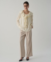Henon.（ヘノン）の「HIGH WAIST TUCK PANTS（スラックス）」
