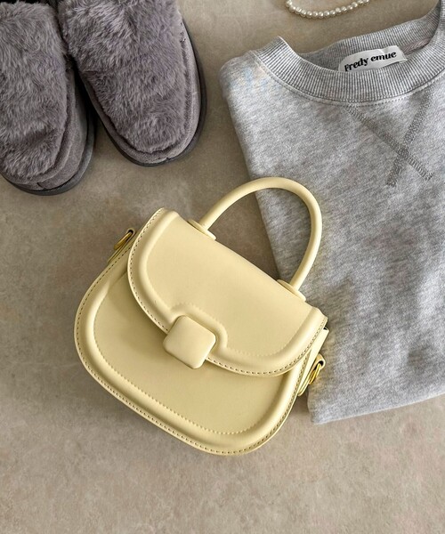 fredy emue（フレディエミュ）の「ソリッドカラーポシェット（ショルダーバッグ・レディース・イエロー/ブラック・FREE）」の5枚目の写真