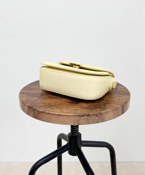 fredy emue（フレディエミュ）の「ソリッドカラーポシェット（ショルダーバッグ・レディース・イエロー/ブラック・FREE）」の16枚目の写真