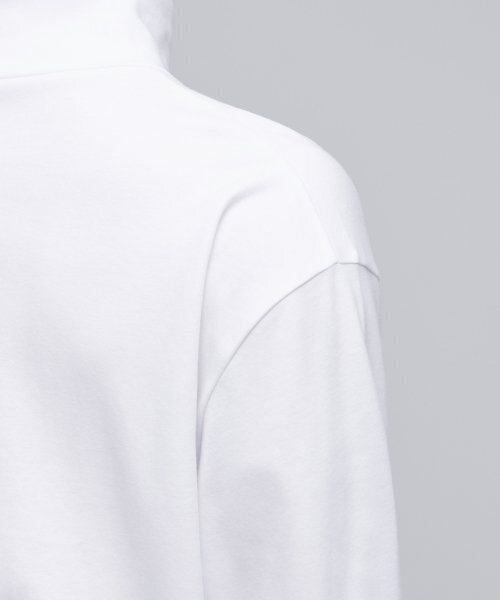 MUSINSA STANDARD（ムシンサスタンダード）の「リラックスドタートルネック長袖Tシャツ[ホワイト]（Tシャツ/カットソー・メンズ・その他・SMALL/MEDIUM/LARGE/X-LARGE/XX-LARGE/XXX-LARGE）」の7枚目の写真