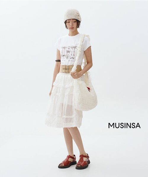 YOUHEE(ユヒ)の「RIBBON GRAPHIC CROP T-SHIRTS WHITE(Tシャツ/カットソー・レディース・その他・FREE)」の4枚目の写真