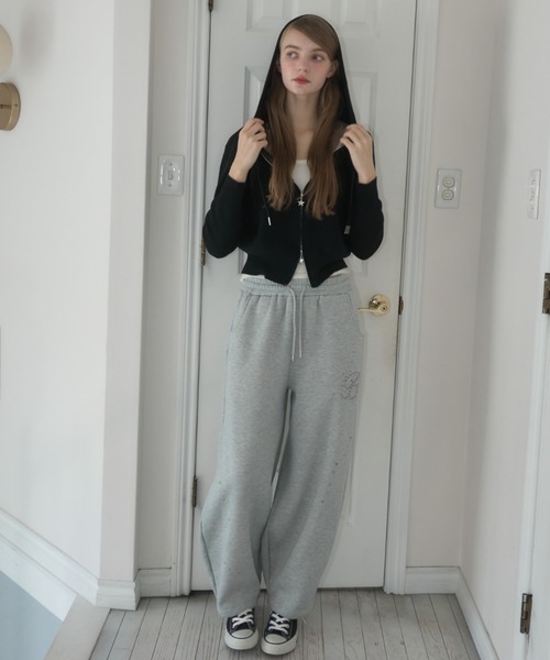 Birthday room（バースデイルーム）の「ラインストーンバレルレッグスウェットパンツ/rhinestone barrel leg sweatpants（スウェットパンツ・レディース・グレー/ネイビー・FREE）」の14枚目の写真