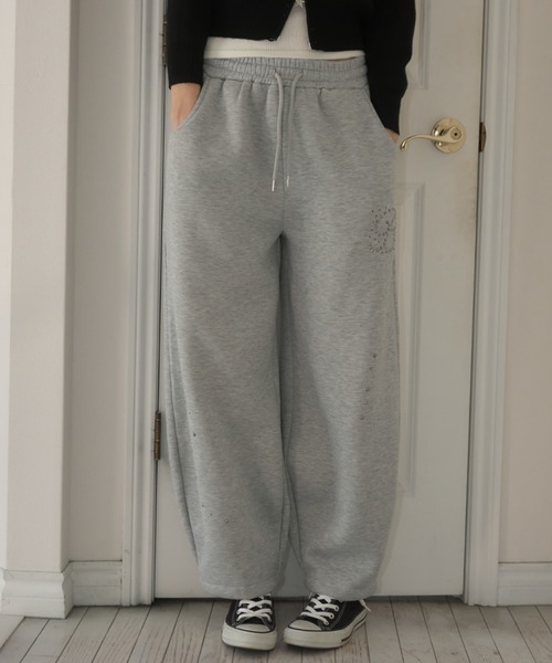 Birthday room（バースデイルーム）の「ラインストーンバレルレッグスウェットパンツ/rhinestone barrel leg sweatpants（スウェットパンツ・レディース・グレー/ネイビー・FREE）」の16枚目の写真
