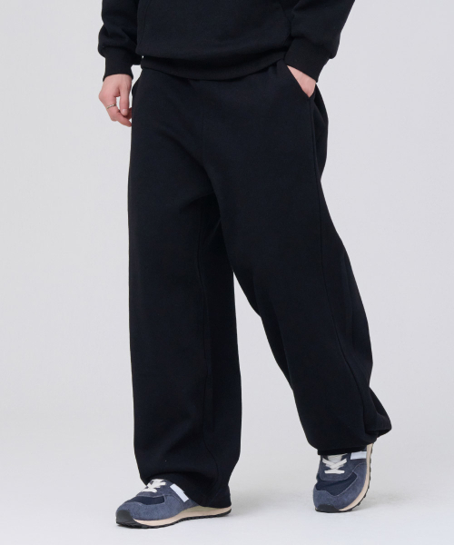 CHASECULT(チェイスカルト)の「共用サイドタックスナップ起毛ワイドパンツ-ブラック(スウェットパンツ・メンズ・ブラック・70/76/82/86/67)」の2枚目の写真