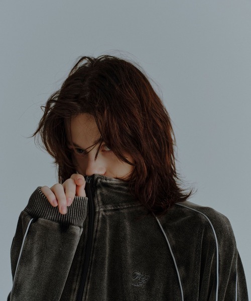 niko and...（ニコアンド）の「【WILLIAM B.ELIOTT】ベロアZIPジャケット（パーカー・レディース・パープル/チャコール・LARGE/MEDIUM）」の3枚目の写真