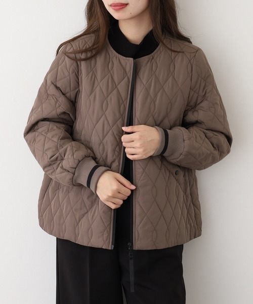 EGLANTINE(エグランティーヌ)の「EGLANTINE ノーカラー中綿ジャケット(ダウンジャケット/コート・レディース・ブラック/コーラル/ブラウン/サックスブルー/アイボリー・38)」の1枚目の写真