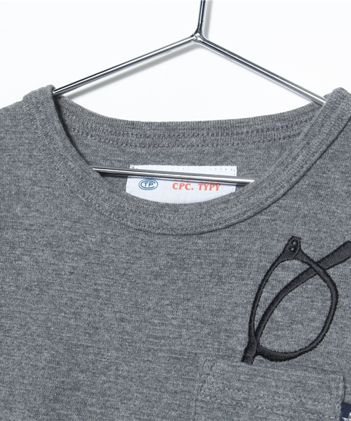 CIAOPANIC TYPY（チャオパニックティピー）の「メガネ刺繍ポケットロングスリーブTee（Tシャツ/カットソー・キッズ・ネイビー/グレー/アイボリー/オリーブ・105/135/125/115/95）」の6枚目の写真