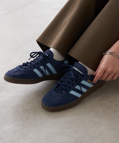 COLLAGE GALLARDAGALANTE(コラージュガリャルダガランテ)の「adidas/HANDBALL SPEZIAL(スニーカー・レディース・ネイビー・24cm/24.5cm/23.5cm)」の3枚目の写真