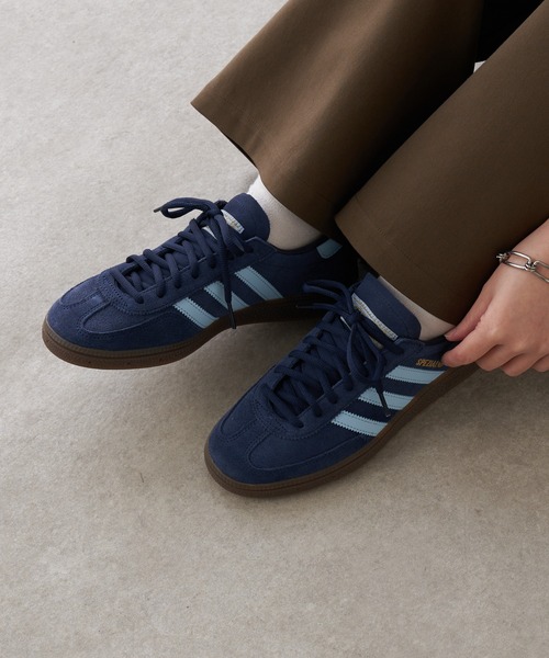 COLLAGE GALLARDAGALANTE(コラージュガリャルダガランテ)の「adidas/HANDBALL SPEZIAL(スニーカー・レディース・ネイビー・24cm/24.5cm/23.5cm)」の4枚目の写真