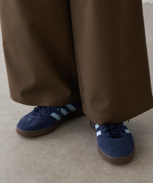 COLLAGE GALLARDAGALANTE(コラージュガリャルダガランテ)の「adidas/HANDBALL SPEZIAL(スニーカー・レディース・ネイビー・24cm/24.5cm/23.5cm)」の5枚目の写真