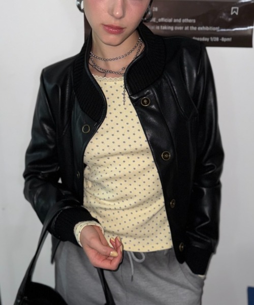 SHAGGIE（シャギー）の「リブスタンドレザーショートジャケット（その他アウター・レディース・ボルドー/ブラック・FREE）」の2枚目の写真