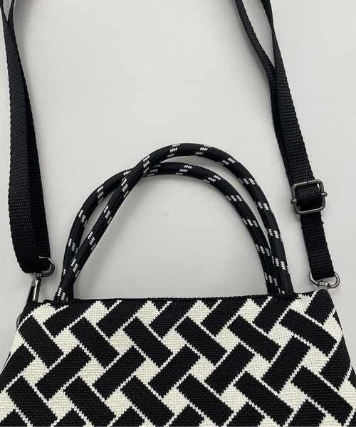 210nouve（トゥージュヌーブ）の「【2WAY】柄 ニット ハンド/ショルダーバッグ（ハンドバッグ・レディース・パープル/ブルー/ブラック/アイボリー・FREE）」の16枚目の写真