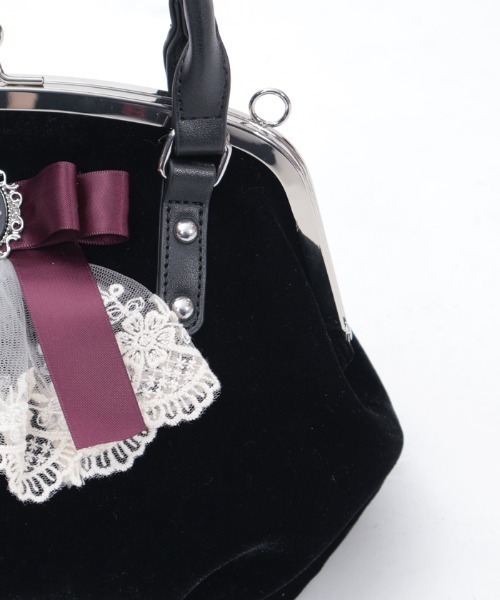 axes femme（アクシーズファム）の「カメオ付リボンベロアバッグ（ボストンバッグ・レディース・ワイン/ブラック・FREE）」の6枚目の写真