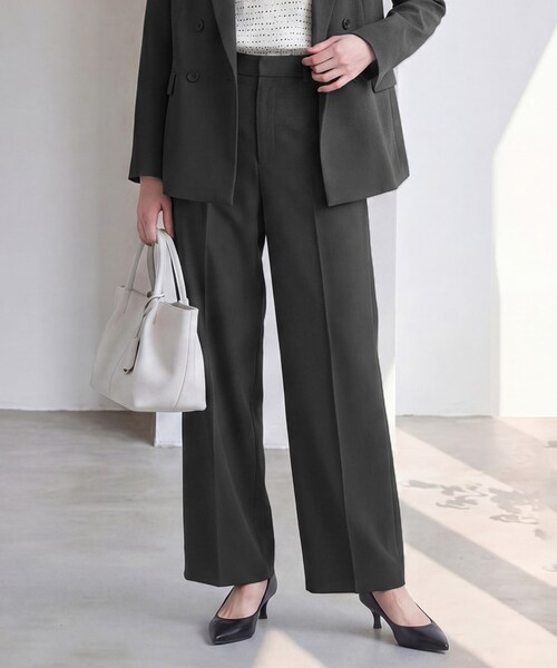 UNTITLED(アンタイトル)の「【新色追加/接触冷感/セットアップ可】エアリー ワイドパンツ(その他パンツ・レディース・チャコールグレー/ネイビー/ナチュラル/ダークブラウン/ネイビー系5/チャコール・04/03/02/50/48/46/44/42/01/00)」の22枚目の写真