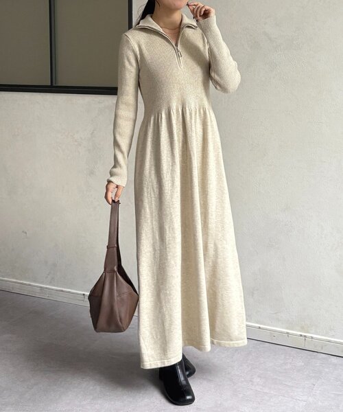 Thevon（ゼボン）の「ハーフジップリブニットフレアワンピース