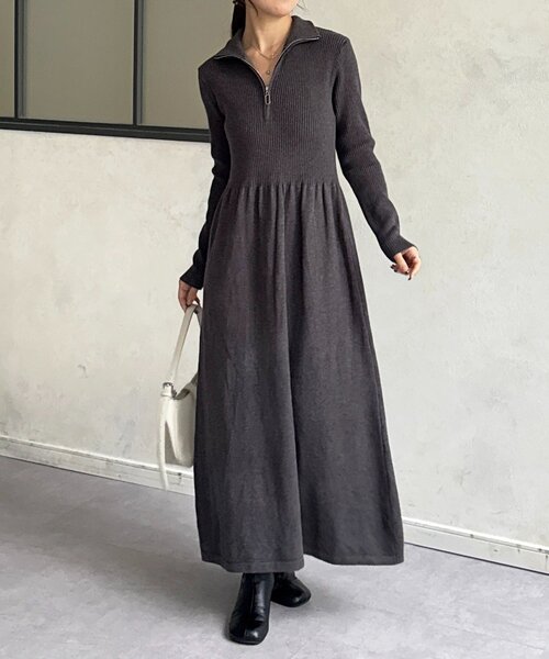 Thevon（ゼボン）の「ハーフジップリブニットフレアワンピース