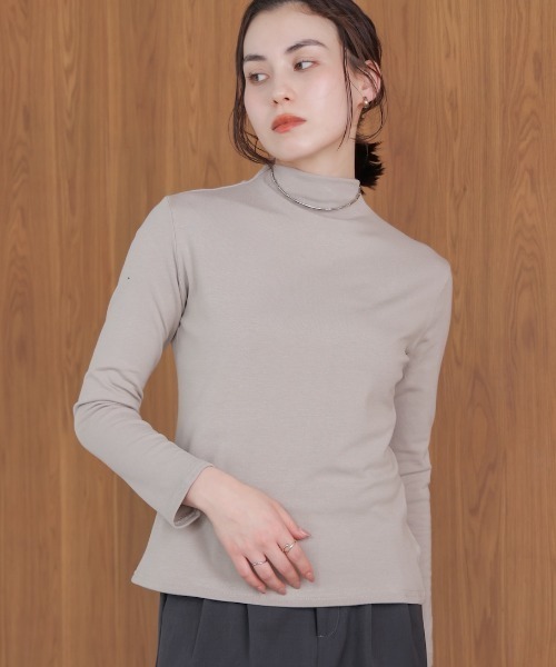 Bou Jeloud(ブージュルード)の「裏起毛シンプルインナー(Tシャツ/カットソー・レディース・ベージュ/アイボリー/ブラック/グレー/ブルー・FREE)」の4枚目の写真