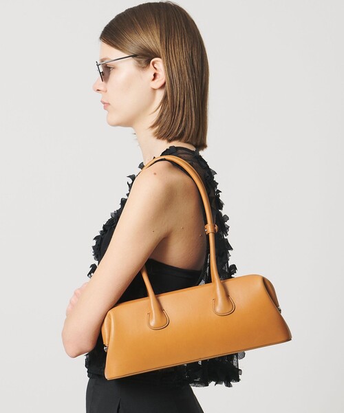 OSOI(オソイ)の「<OSOI>BOAT WIDE バッグ MAPLE(ショルダーバッグ・レディース・ブラウン系・FREE)」の2枚目の写真