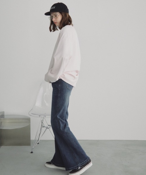 Auntie Rosa Holiday(アンティローザホリデー)の「デニムフレアパンツ / サイズ展開あり(デニムパンツ・レディース・ブルー・MEDIUM/SMALL)」の8枚目の写真